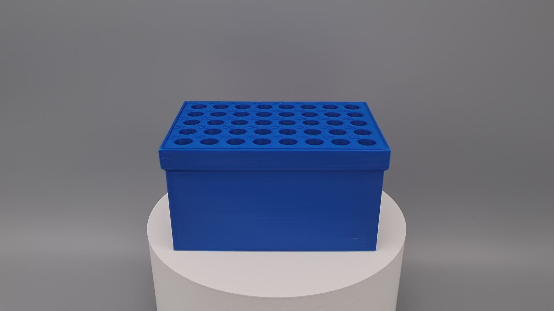 Tube Holder 40× 1.5/2 mL Screw Cap – blue – in a Tube Rack, video
